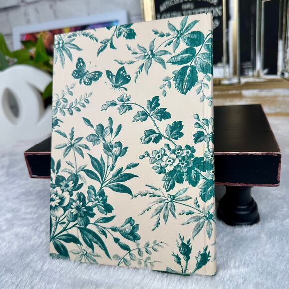 GUCCI Floral Writing Notebook BRAND NEW Great gift item! - Picture 4 of 9